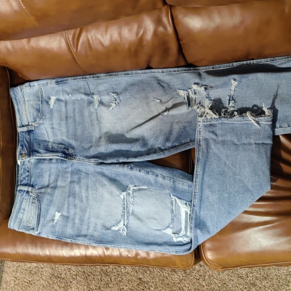 Mica  Holy grale distressed straight leg jeans.